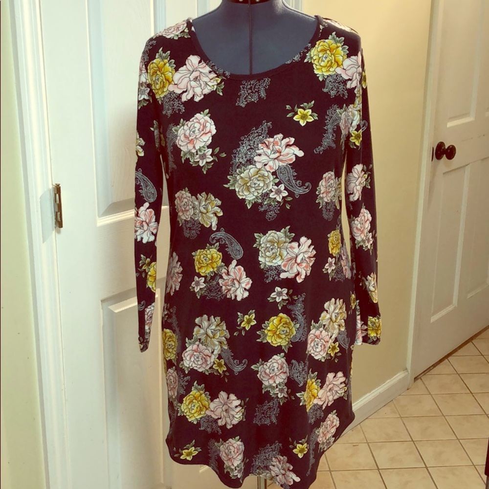 Beautiful floral dress, juniors XXL